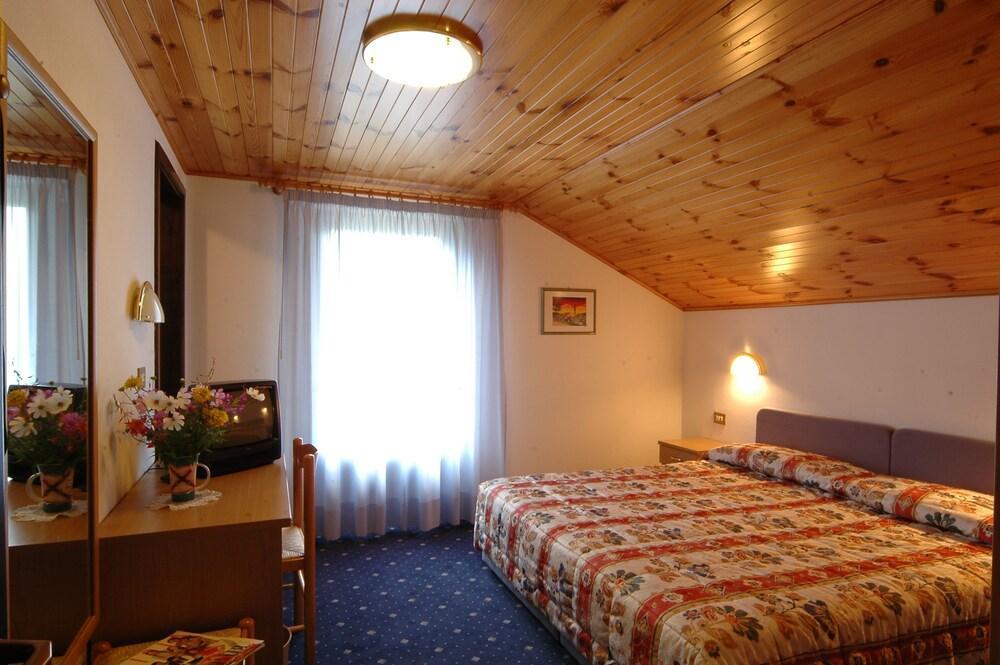 Hotel Garni Roberta Malga Ciapela Eksteriør billede